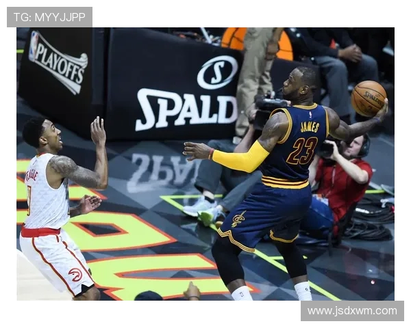 2015年NBA季后赛老鹰与灰熊的激烈对决回顾与分析