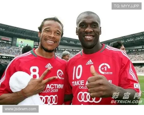 戴维斯与西多夫的巅峰对决谁能在足球历史上留下更深刻的印记