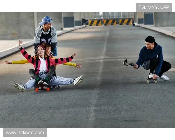 重庆滑板队战术揭秘：滑板巨献背后的团队默契与技巧分析